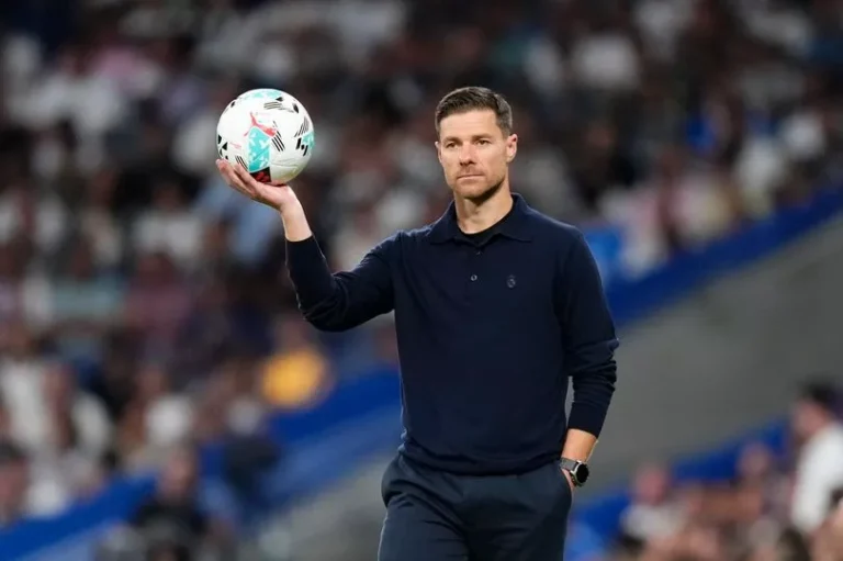 0_GettyImages-2232296021